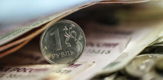 Курс рубля растет