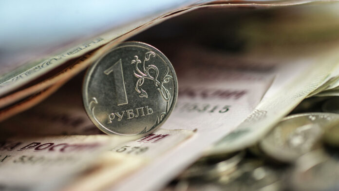 Курс рубля растет